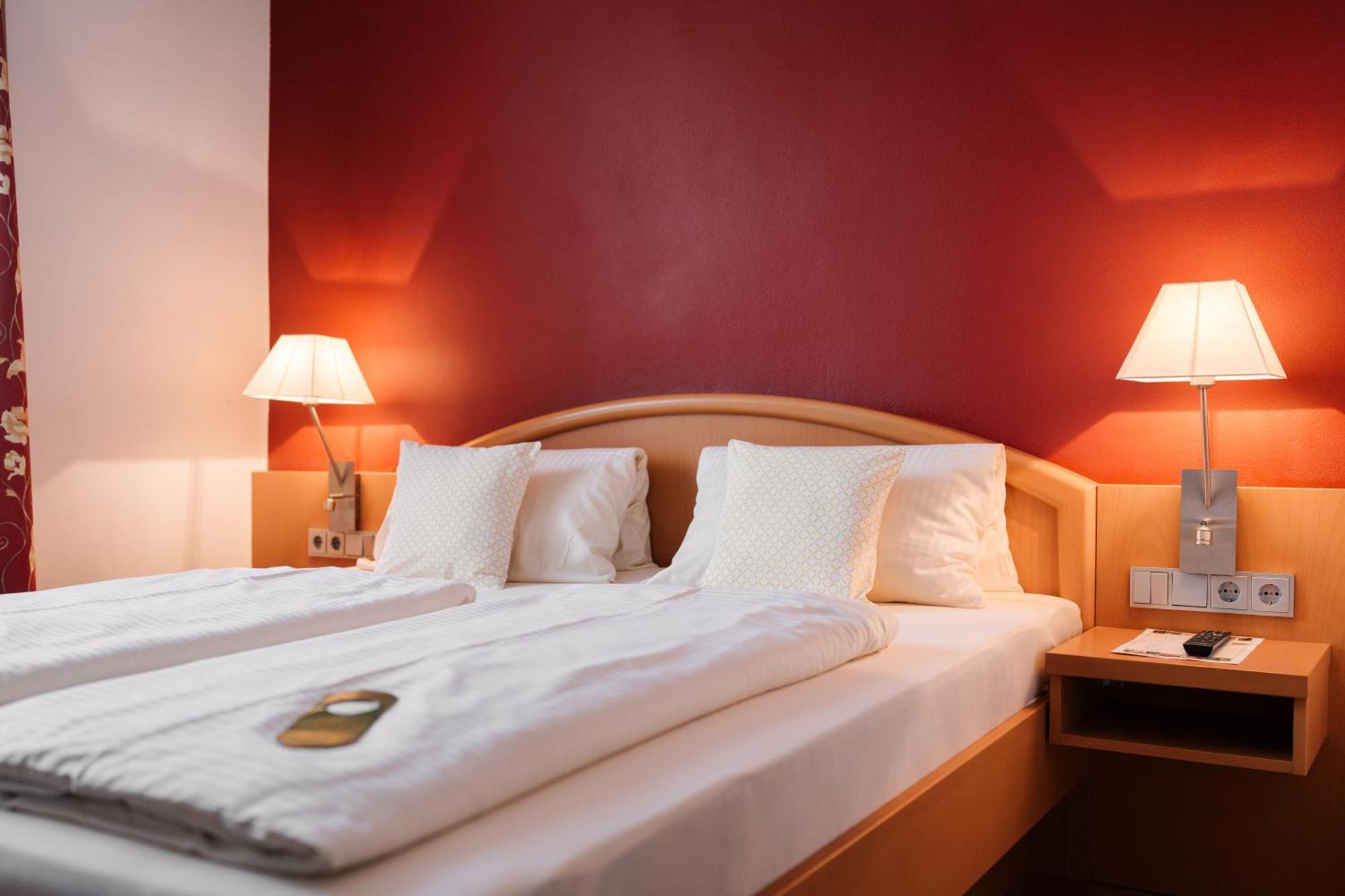 Hotel Weisses Ross Konnersreuth Eksteriør bilde