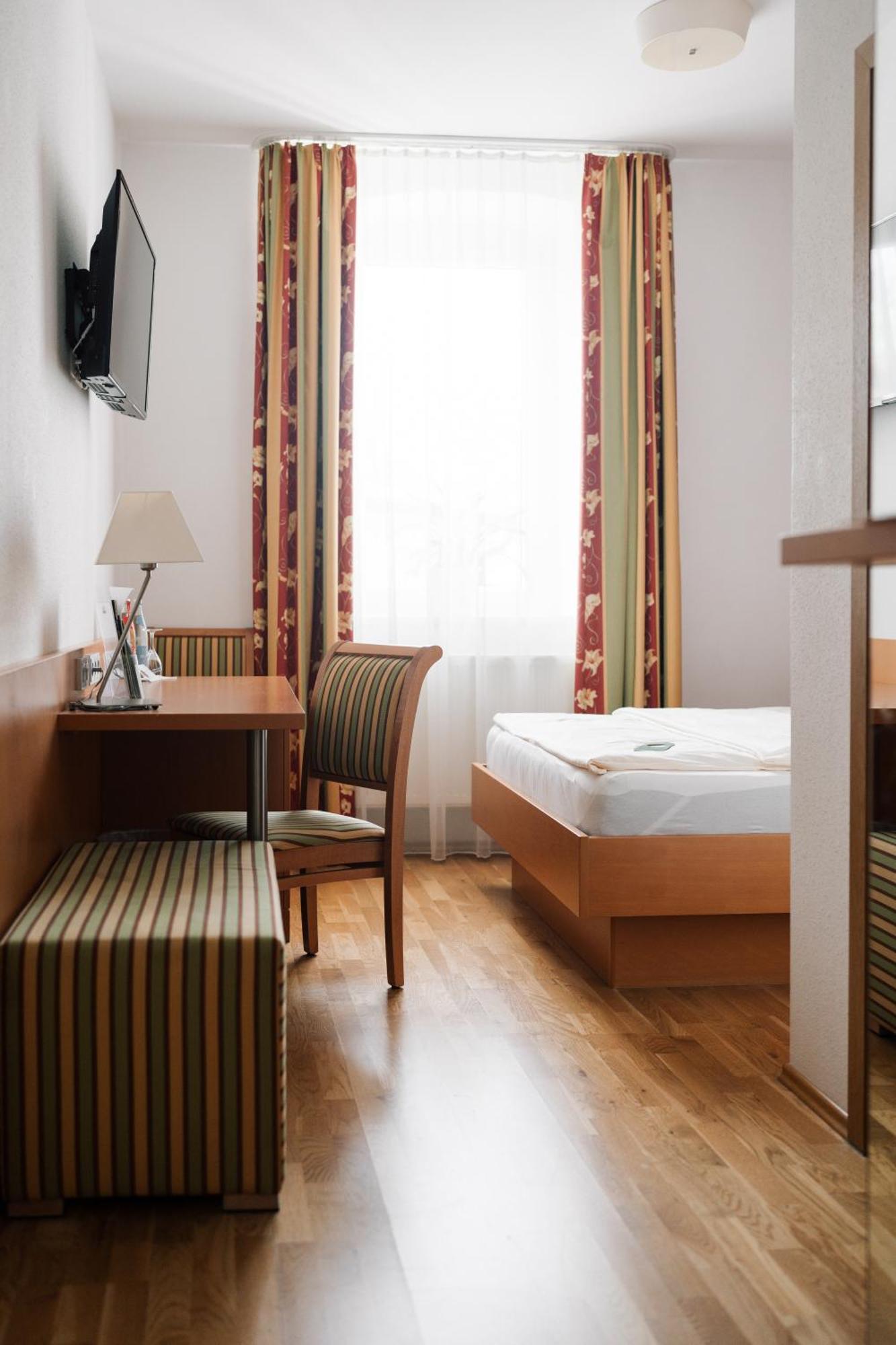Hotel Weisses Ross Konnersreuth Eksteriør bilde